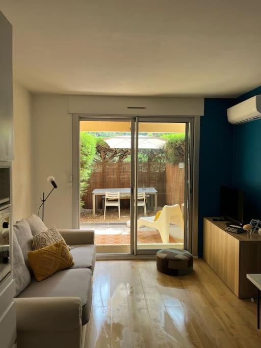 Studio Bord De Mer Boulouris A Saint Raphael Экстерьер фото
